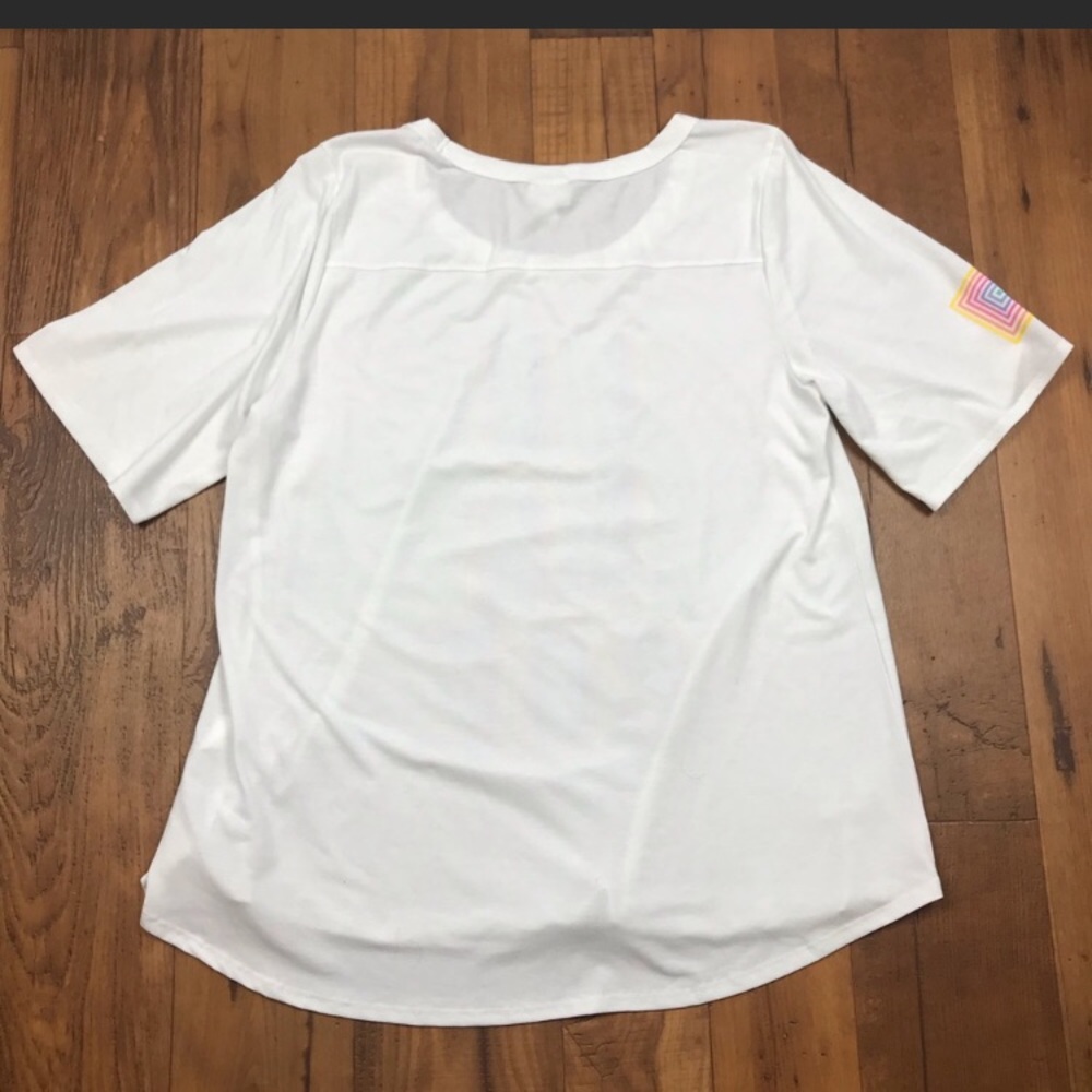 LULAROE T-SHIRT - Picture 5 of 5